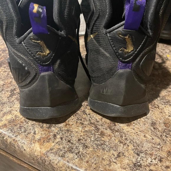 Lebron 13 - Picture 5 of 5